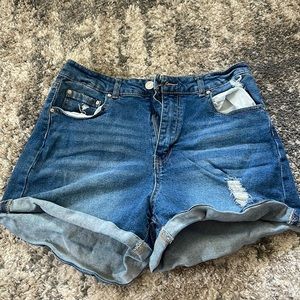 Indigo Rein blue denim shorts, 13/31